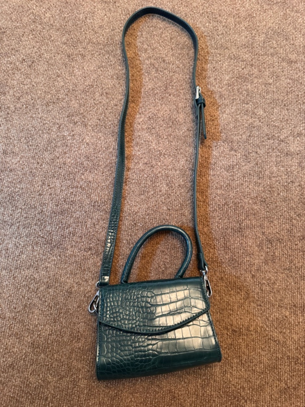 Urban Outfitters Mini Purse Green Croc Gator pattern Top Handle or‎ Crossbody